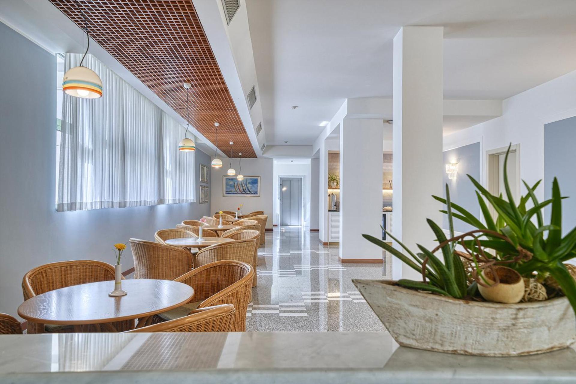 Sky Pool Hotel Sole Garda Garda  Ngoại thất bức ảnh