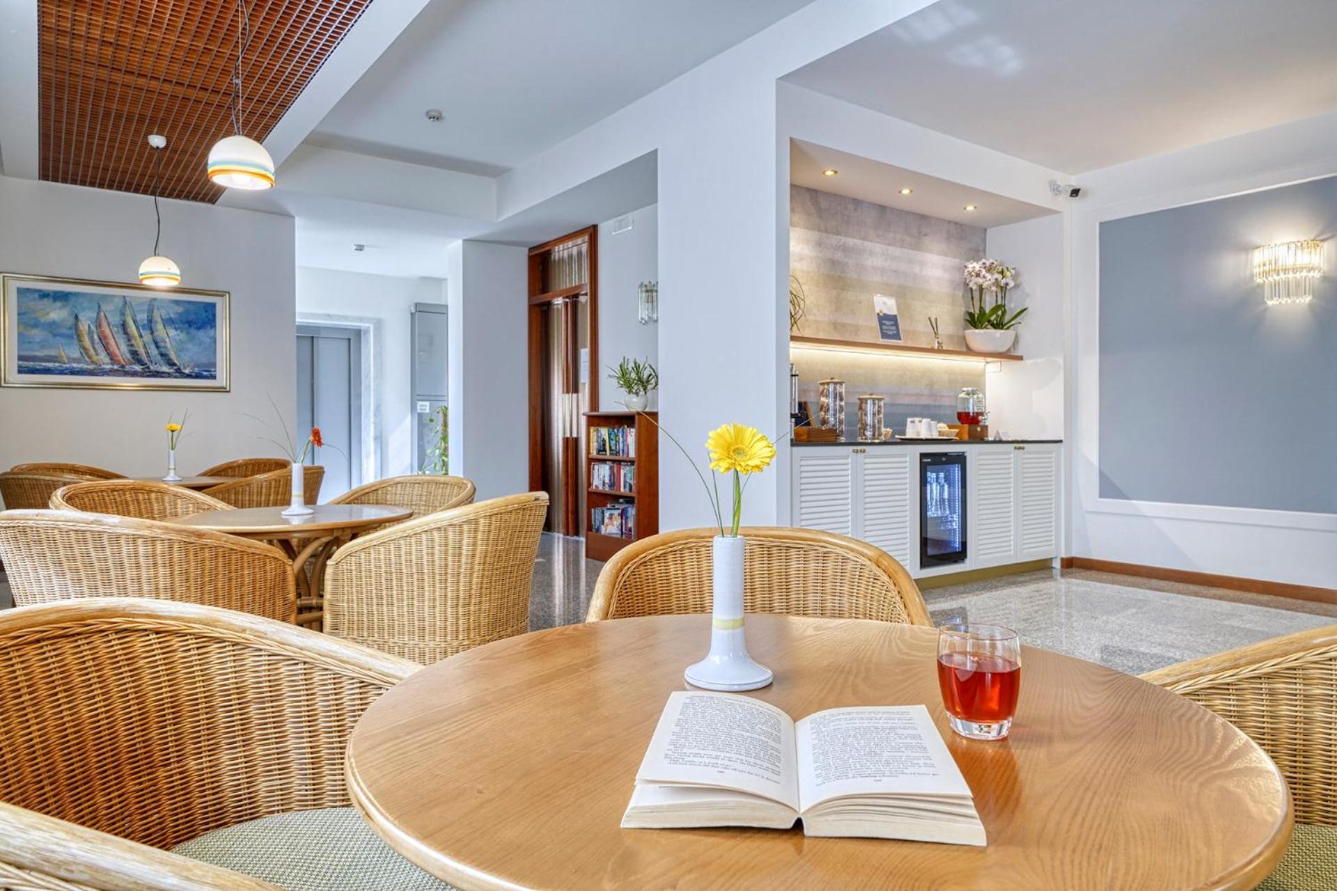 Sky Pool Hotel Sole Garda Garda  Ngoại thất bức ảnh