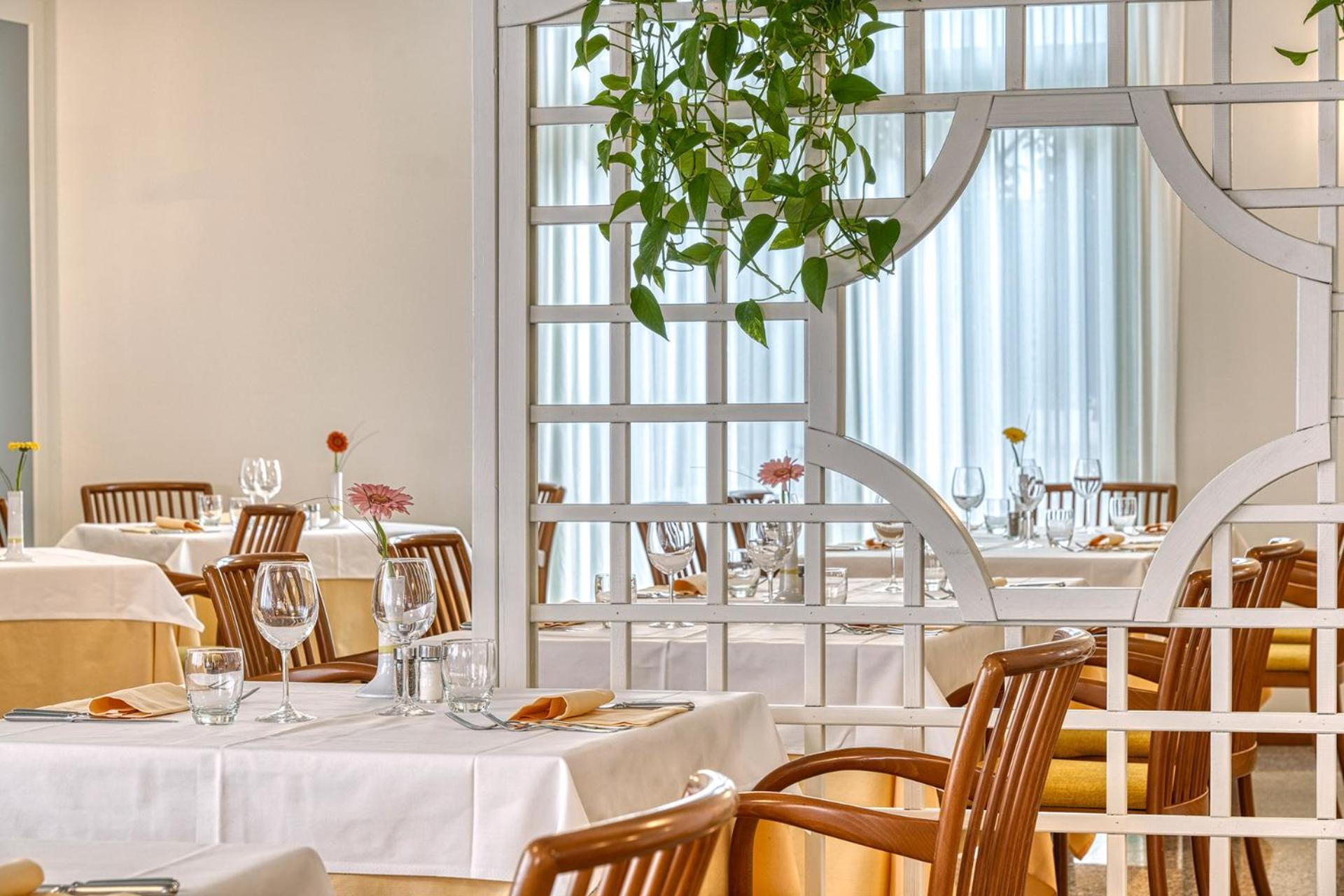 Sky Pool Hotel Sole Garda Garda  Ngoại thất bức ảnh