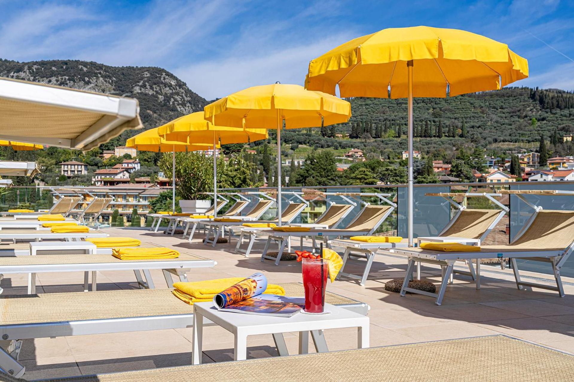 Sky Pool Hotel Sole Garda Garda  Ngoại thất bức ảnh