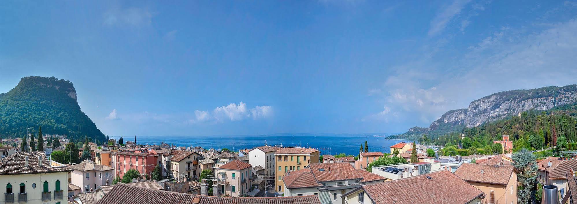 Sky Pool Hotel Sole Garda Garda  Ngoại thất bức ảnh